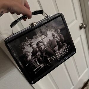 Twilight OG metal Lunchbox, copyright 2009. Collectable <3